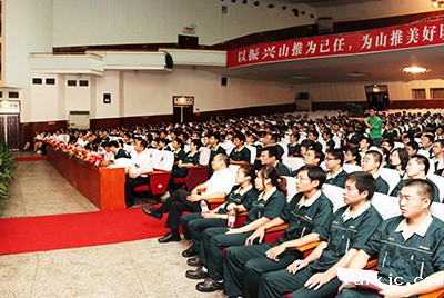 作为推动企业加快发展三大平台之一的人力资源管理提升工作，将是当前和今后一段时期山推股份人力资源管理的首要任务。