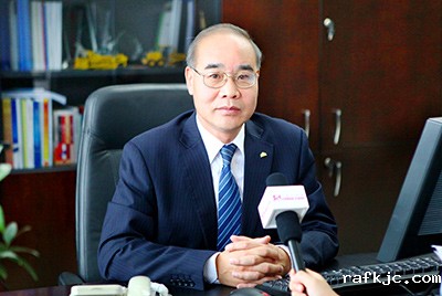 张秀文董事长在接受中国山东网专题采访时，就公司践行“厚道鲁商”倡树行动进行回答，介绍了山推把“仁义、诚信、厚道”的文化精髓融入到生产经营的全过程的典型做法和“诚敬做产品，诚信做企业”的经营理念，在工程机械行业树立起了“厚德坚韧”的山东国企形象