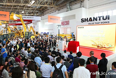 山推新品发布会暨新产品交机仪式“炫”动BICES 2017