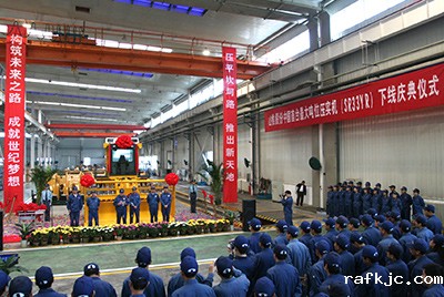 中国最大吨位SR33YR压实机下线